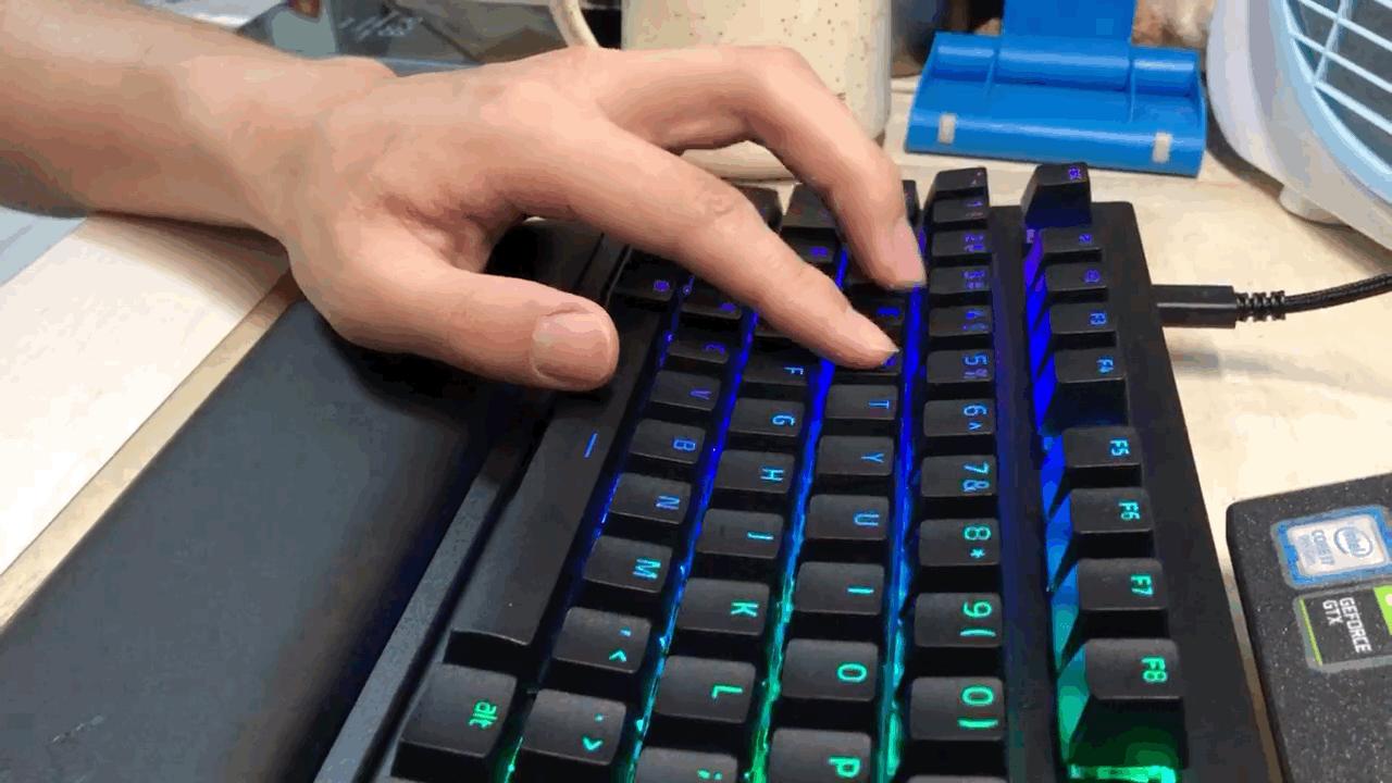 雷蛇黑寡妇v3键盘如何调节灵敏度,雷蛇黑寡妇游戏键盘测评