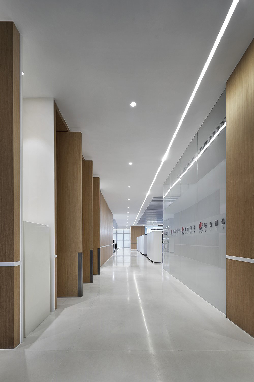科技秘境联合创泰UFCT深圳办公设计欣赏