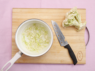 适合8个月长了两颗牙的宝宝辅食,宝宝辅食有助于牙齿生长