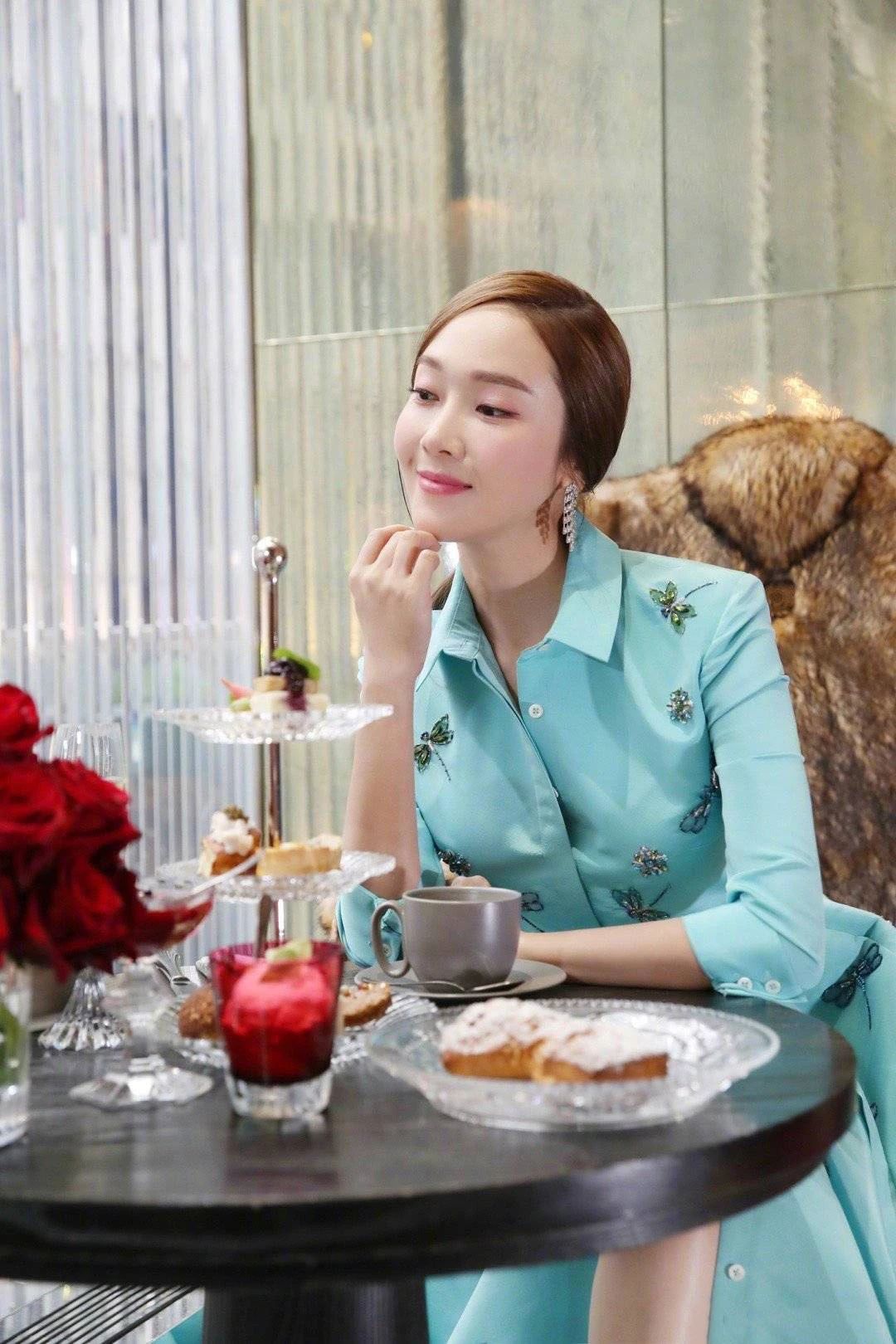 郑秀妍穿樱花裙,郑秀妍穿高级感裙