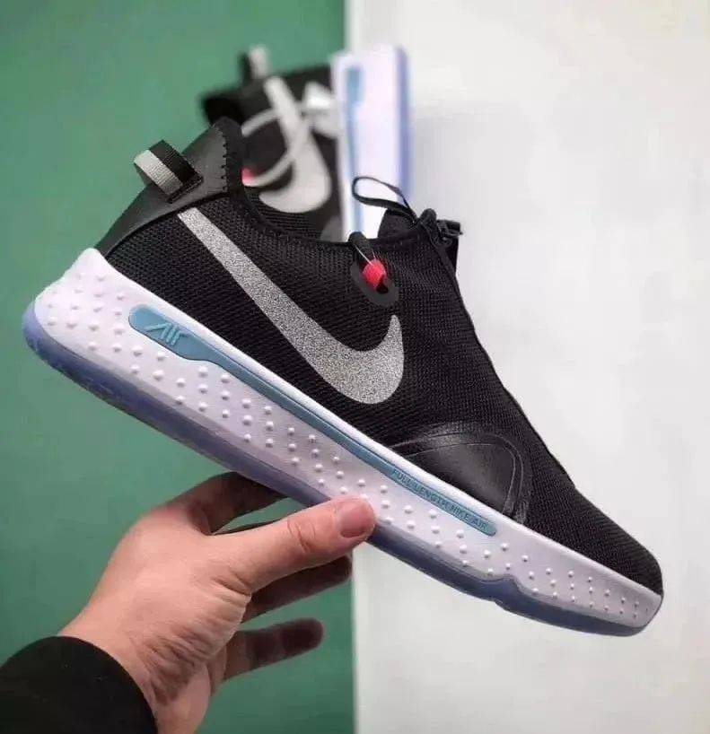 376双鞋,拍出718万人民币!炒鞋圈到底有多疯狂?