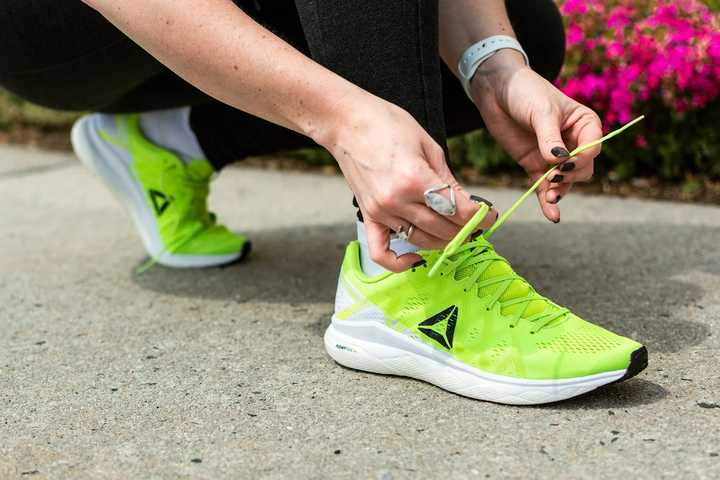 reebok锐步鞋纯黑色,锐步reebok篮球鞋怎么样