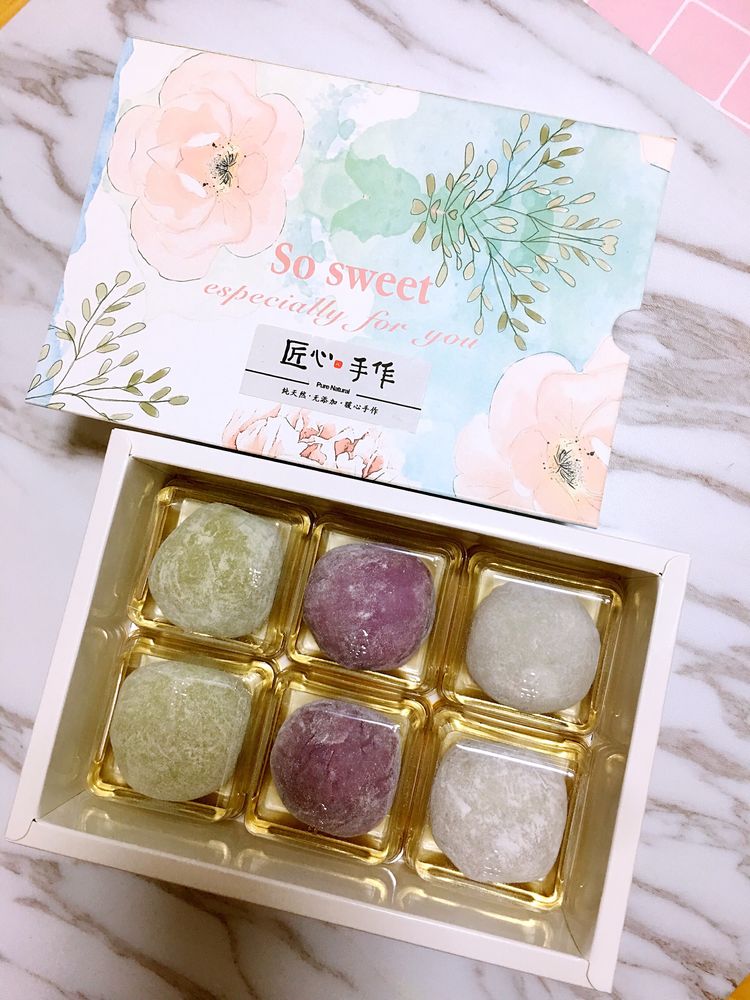 我陪女儿做烘焙年入20万女儿上了报我也成网红