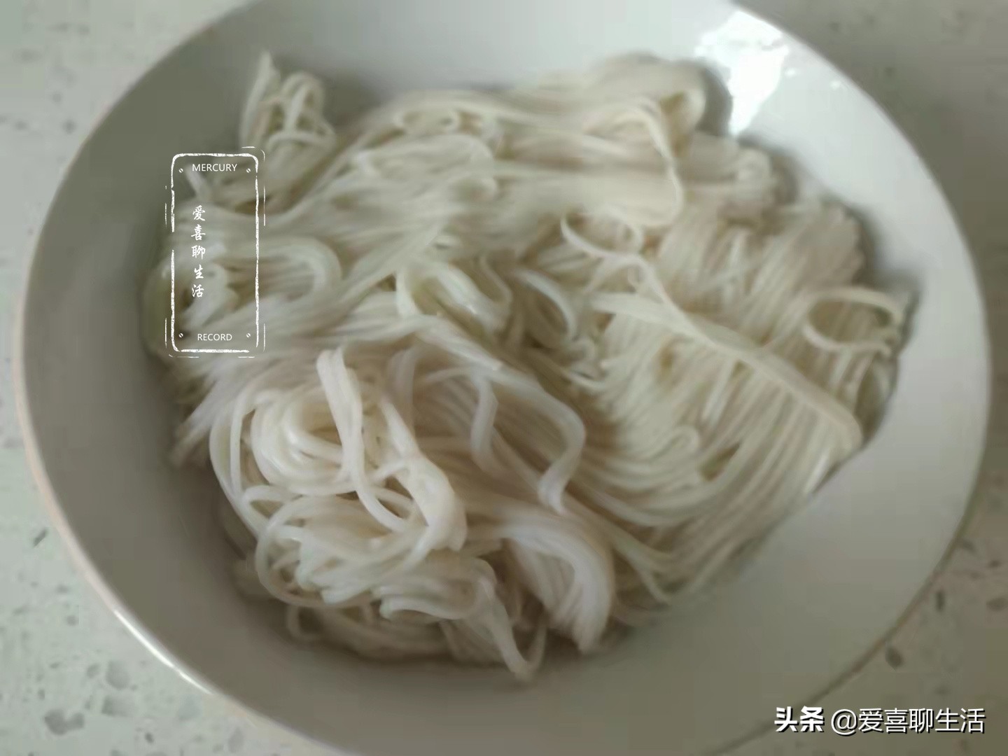 我的晚餐就这一碗，低脂鲜美又饱腹，网友：看馋了很想也来一碗