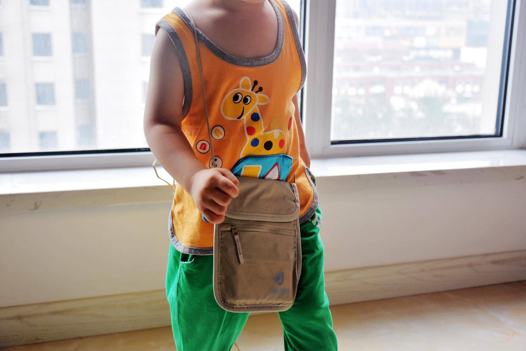 迪卡侬登山背包和多特,多特的背包和迪卡侬