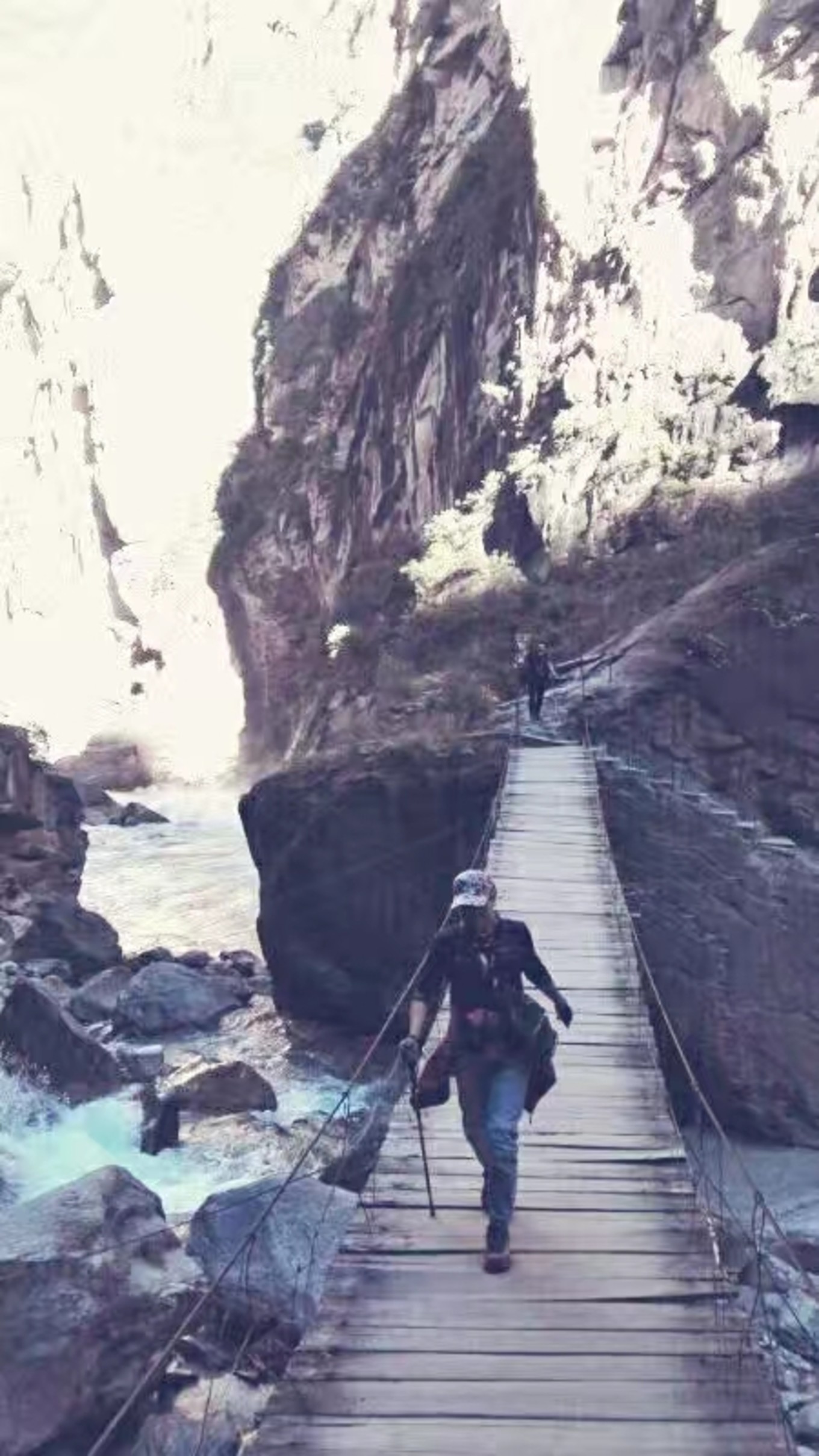 云南虎跳峡徒步线路初级,虎跳峡徒步28道弯