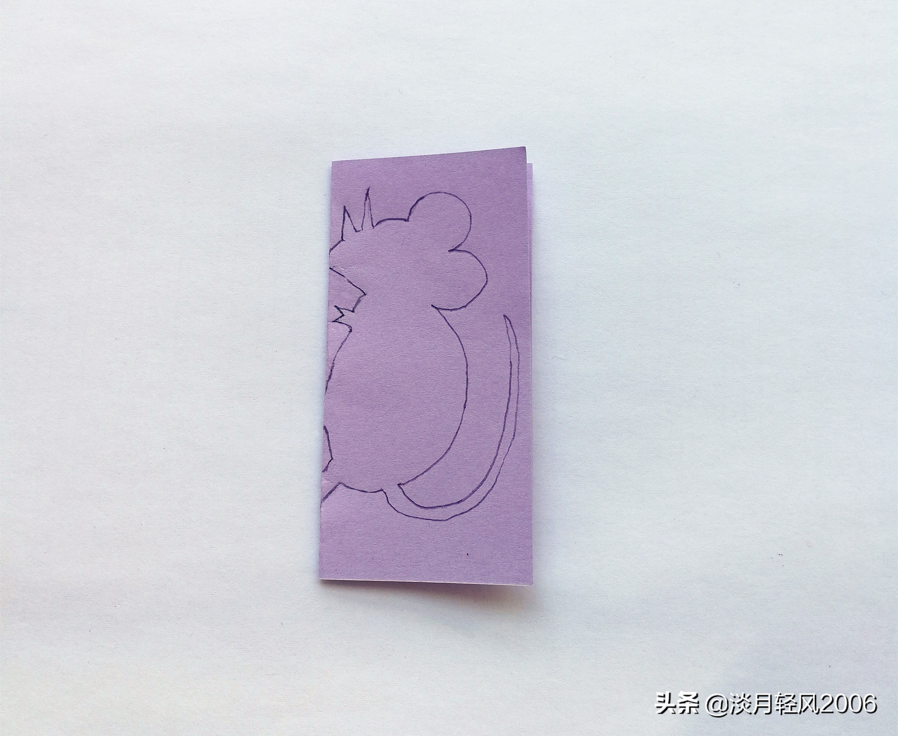 剪纸小老鼠怎么剪,手工剪纸剪出一对老鼠
