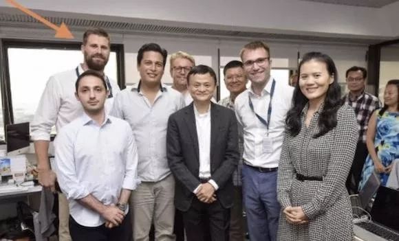 出海创业需要注意什么,走让我们奔赴下一年英语怎么说