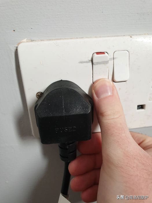 电壁炉怎么取暖,如何使用电取暖炉