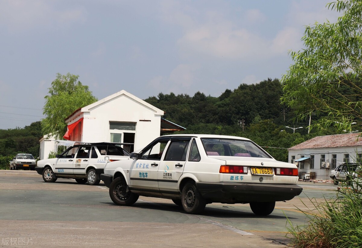 晕车的人学开车怎样缓解,晕车怎么办才能学车