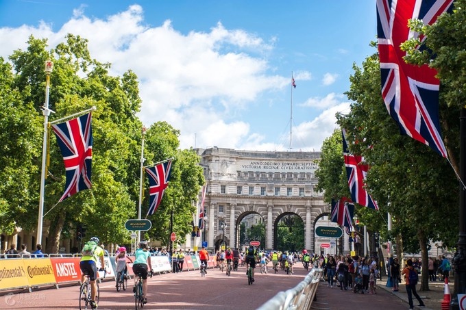 在阿姆斯特丹转机去英国攻略,第一次去英国需要什么手续