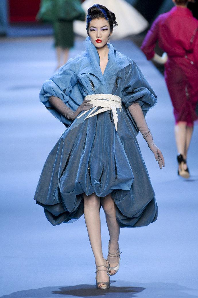 穿衣服是款式重要还是舒服重要,穿衣服如何去选择版型