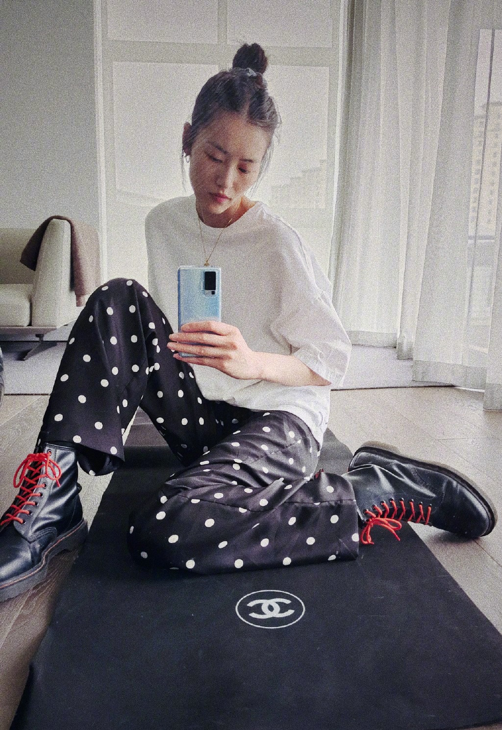 朴秀荣同款红色亮片裙,朴秀荣倪妮是同款裙子吗