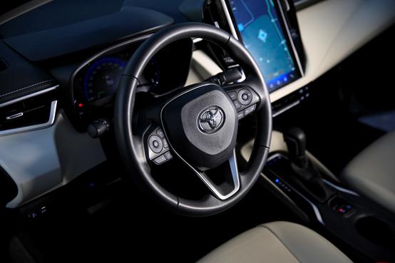 丰田卡罗拉双擎旗舰版试驾,真香定律广汽丰田tnga驾趣体验营