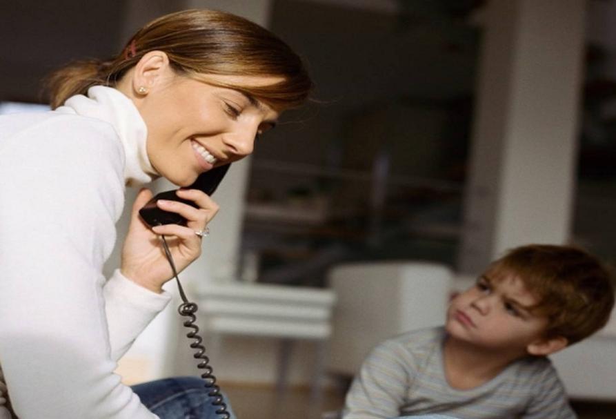 孩子总打岔,孩子说话打岔怎么引导