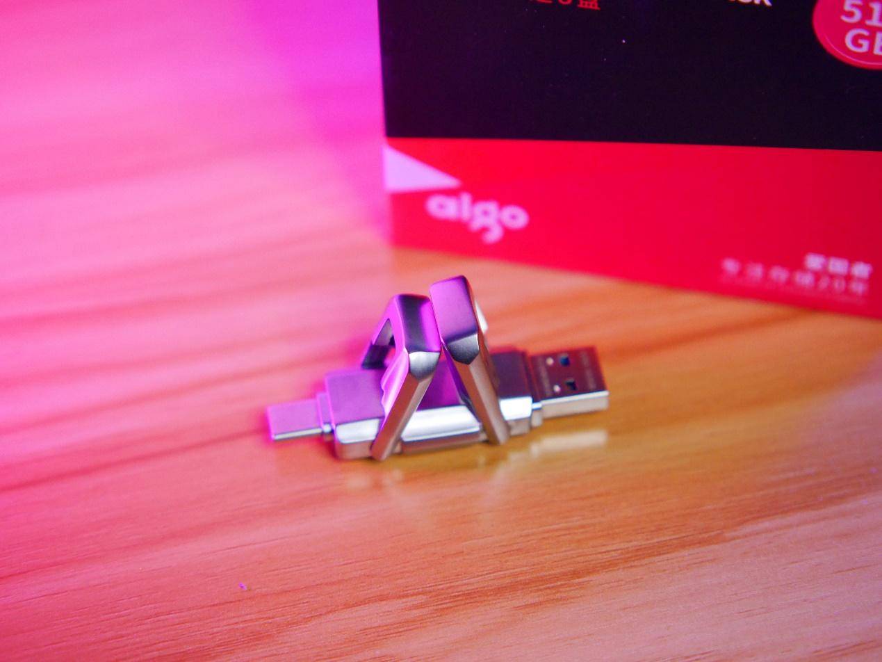 打破手机与电脑存储屏障?520MB/s的传输速度办公娱乐两相宜