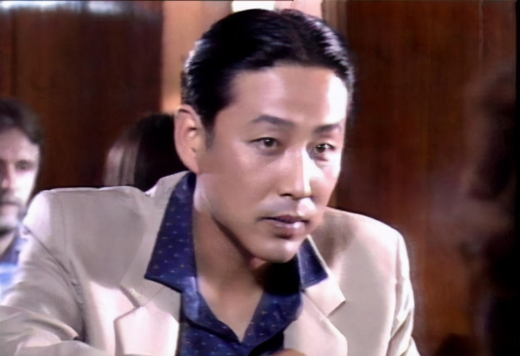 围城苏文纨结局,围城苏文纨谁演的