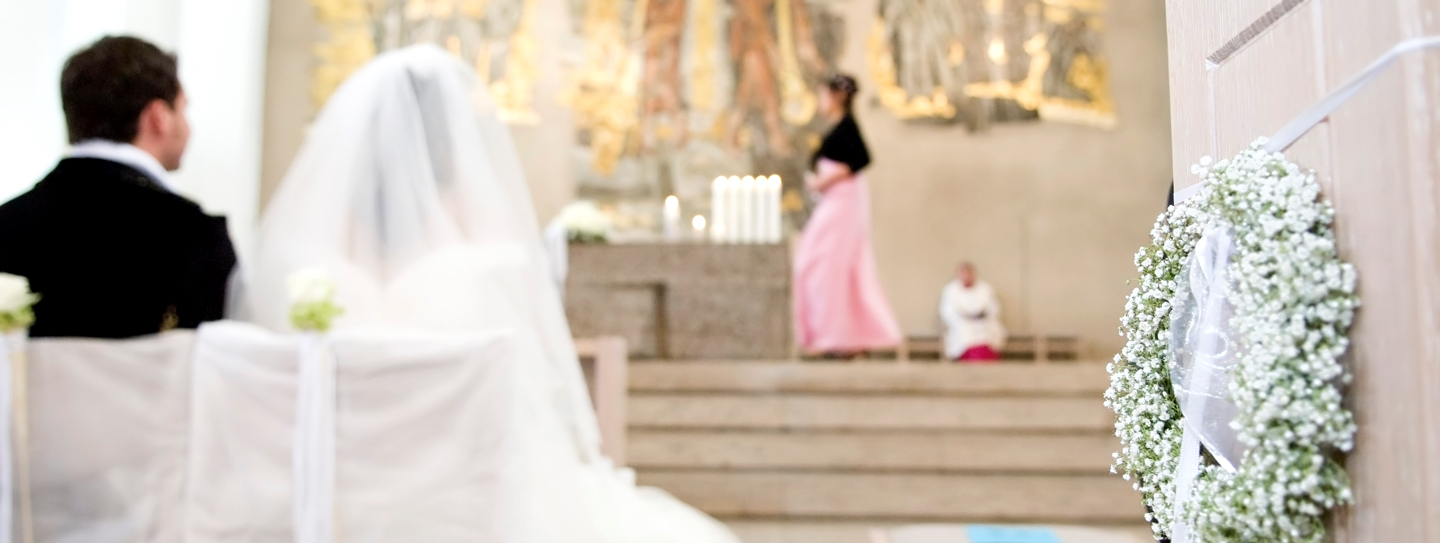 我心中最美的钻石，就是你闪着泪光说“IDo”时的眼睛