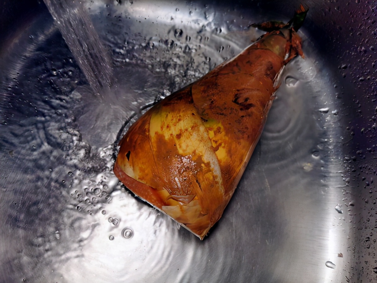 6月的笋怎么吃,八月笋怎么焯水