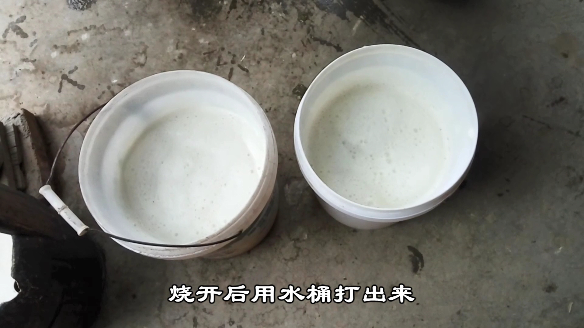 湖南农村,传统古法用石磨打豆腐的全过程,从黄豆到白白的豆腐