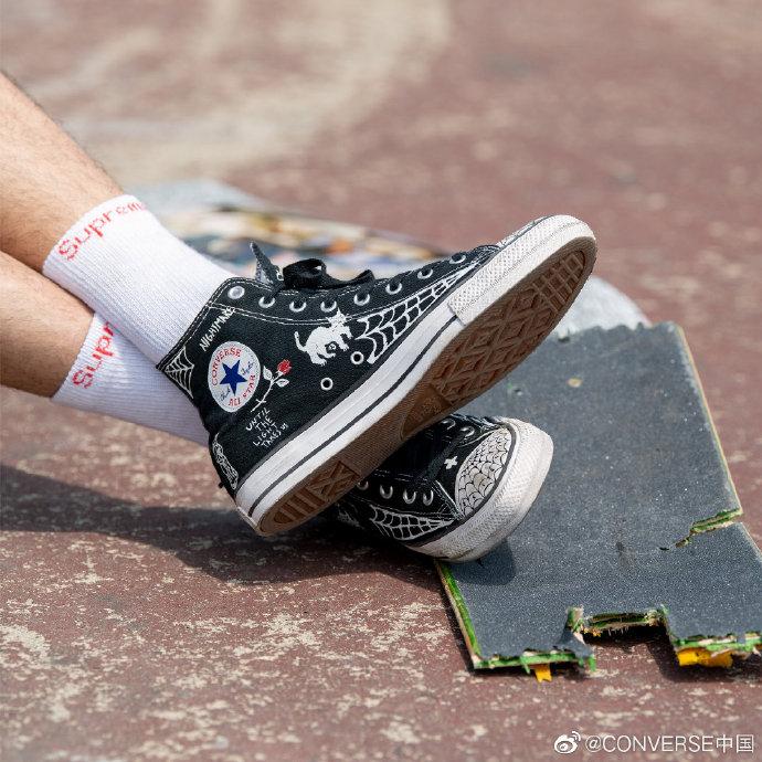 花了569买的匡威鞋，尽然含有致敏成分？脚已经肿到关节了