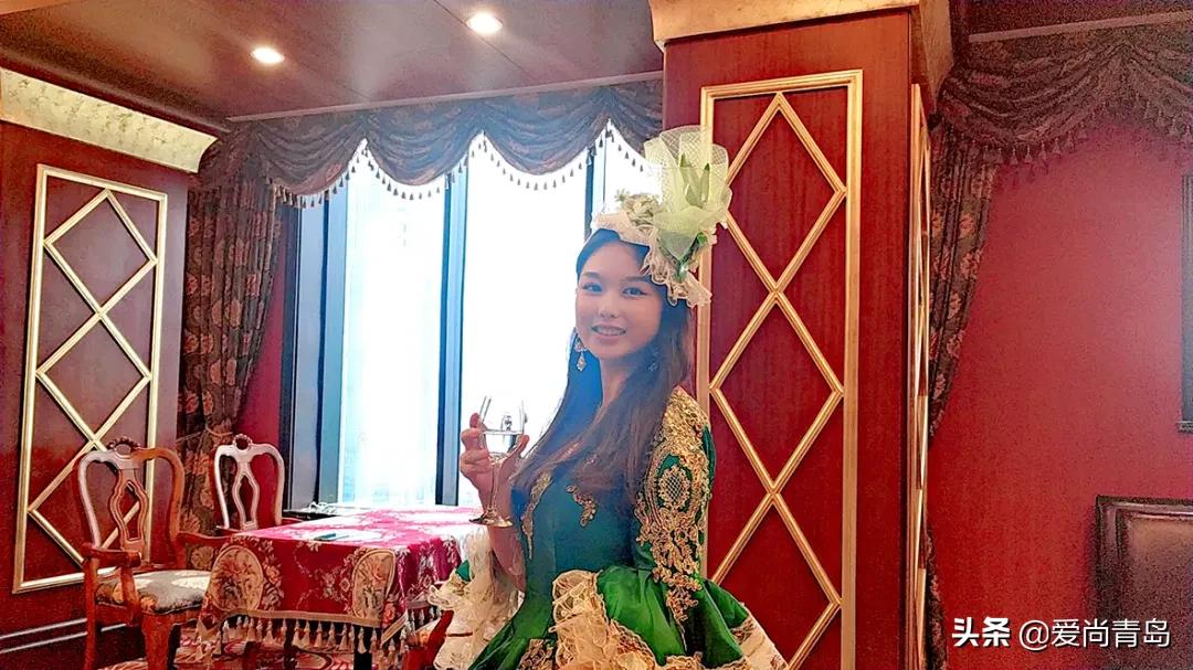 您被“拍了拍”!快来这个新开的“主题换装馆”,体验百变造型