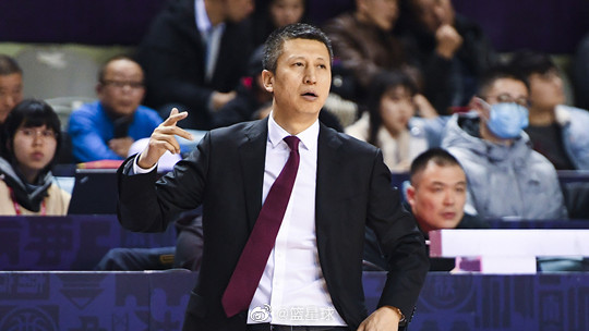 曝郭士强正式下课！杨鸣接手帅位，辽篮球迷彻夜未眠：老叔保重