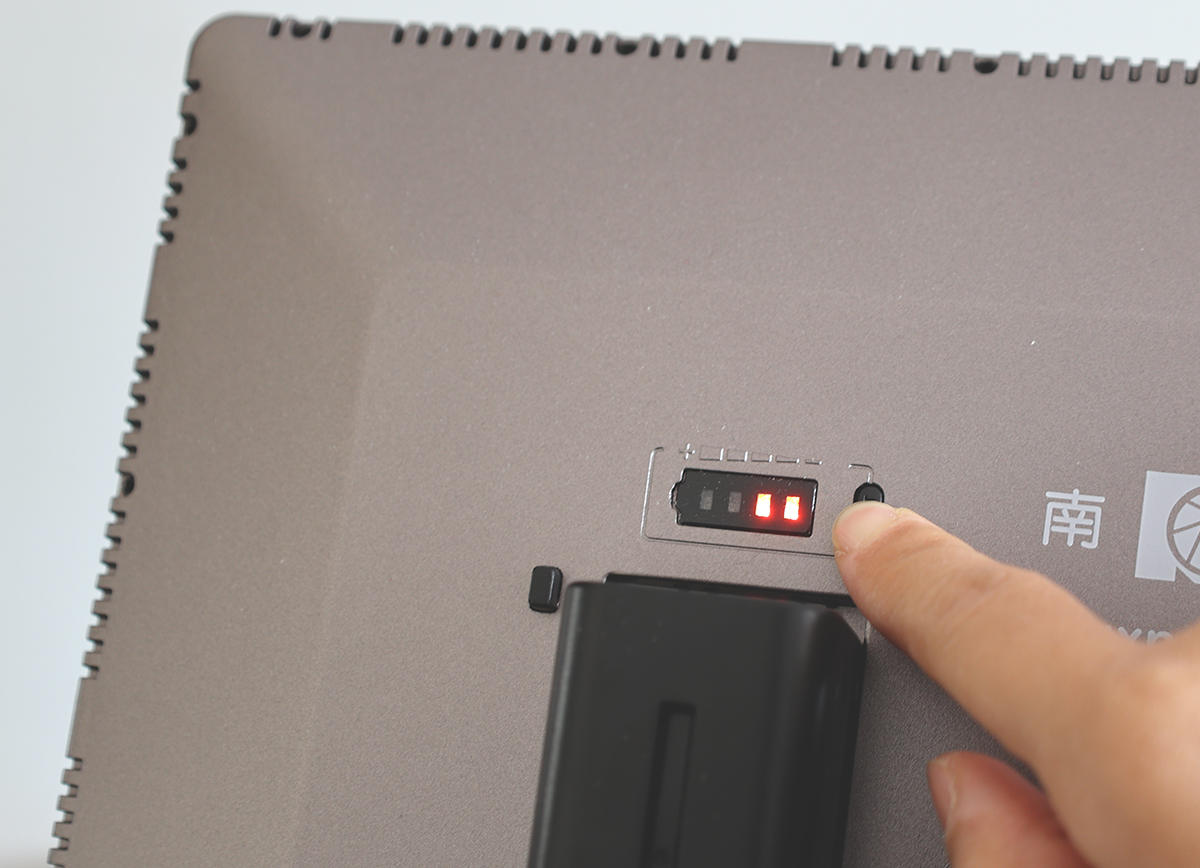 南冠平板摄像灯,南冠补光灯拍视频