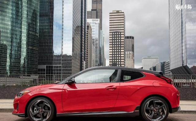 2013现代飞思二门跑车,大众小跑车与现代飞思