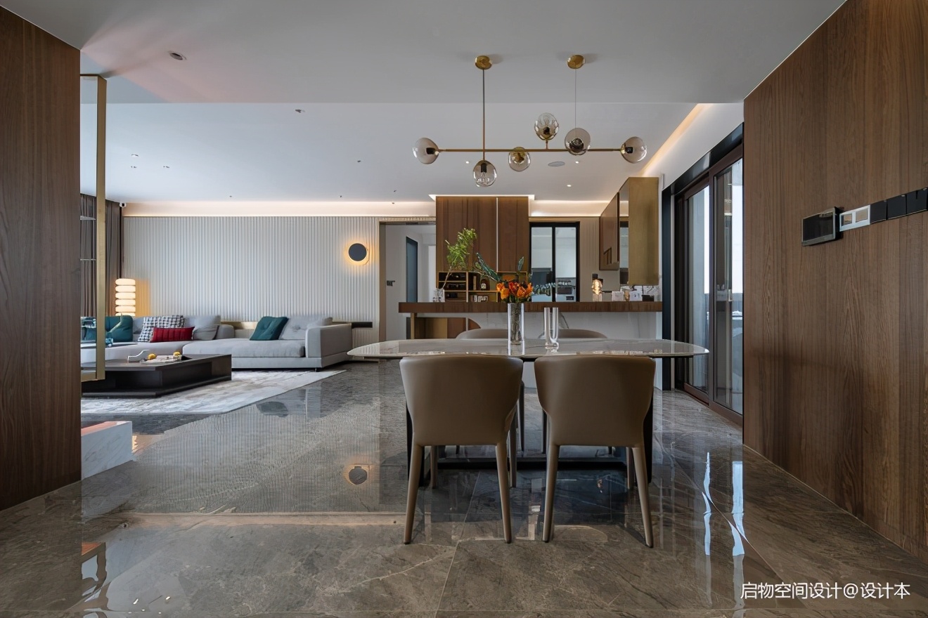 摩卡的微奢美学,女企业家的轻暖宅漫生活