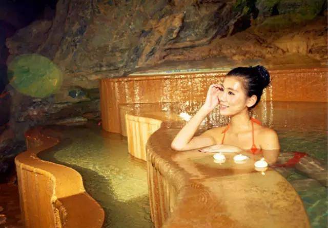 温泉小镇44平房子效果图,温泉小镇6层洋房