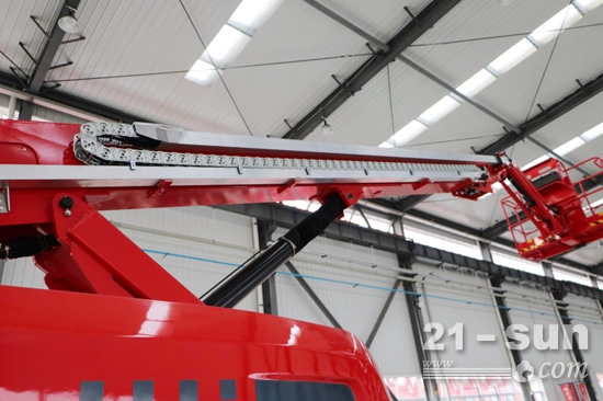 自行直臂式高空作业平台多少钱,上海直臂式高空作业平台未来趋势