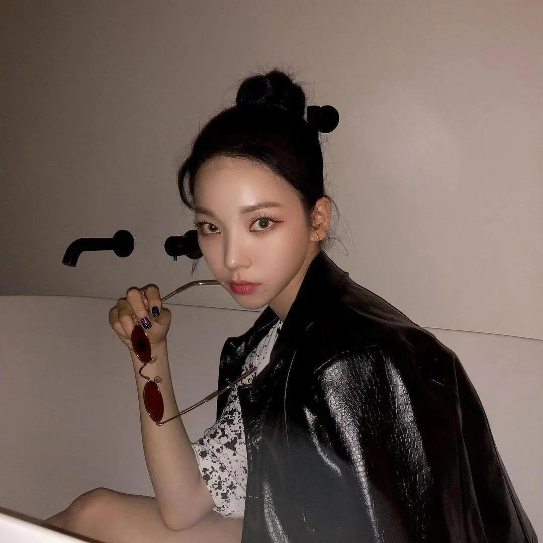 泰妍为什么变瘦了 (泰妍柳智敏图片)