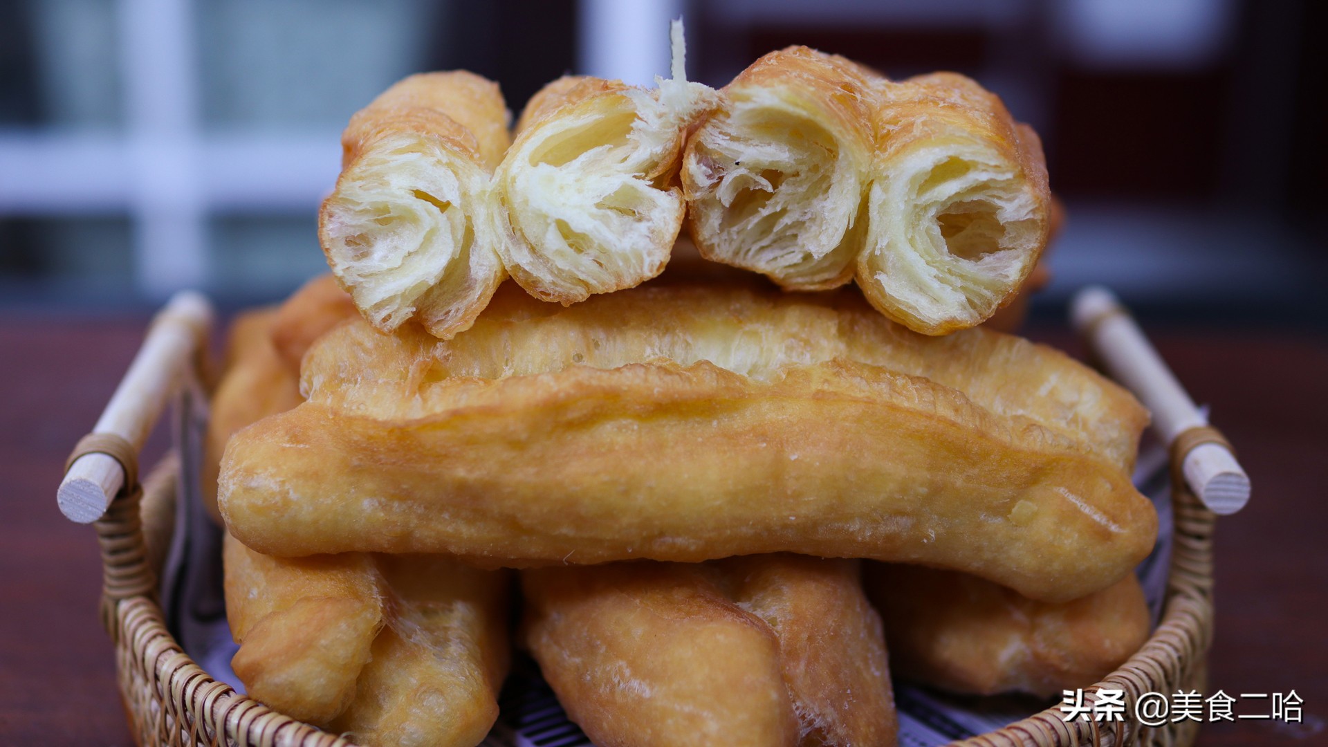 怎么最快炸正宗油条绝密配方,想要炸出蓬松酥脆的脆皮油条配方