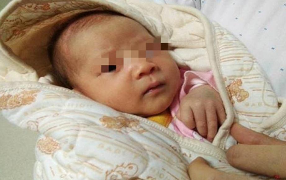 “国产最黑宝宝”走红，10分神似包青天，宝妈：我太太太难了