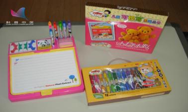 这支笔,易擦、可降解,吃到嘴里也不怕