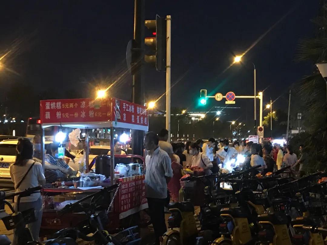 摆地摊卖什么可以线上线下,线上带货线下摆地摊