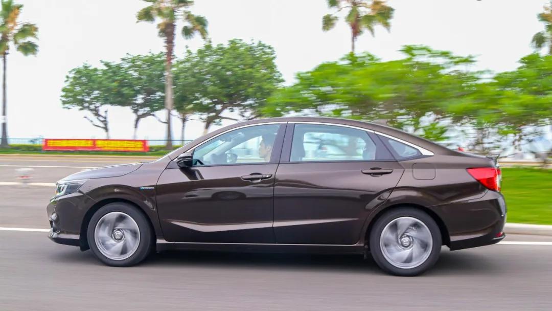 百公里15.6油耗,百公里综合油耗13.87L