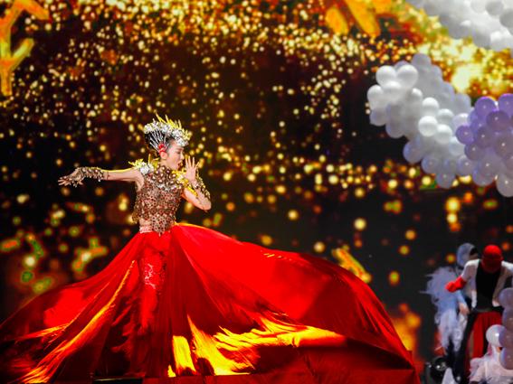 萨顶顶假唱转话筒事件结果,萨顶顶有实力为什么要假唱