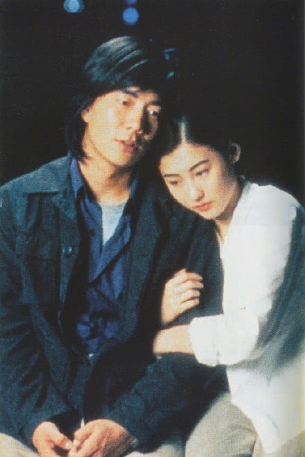 终于见到小齐哥秀恩爱了,带老婆参加活动,网友:自然脸好真实