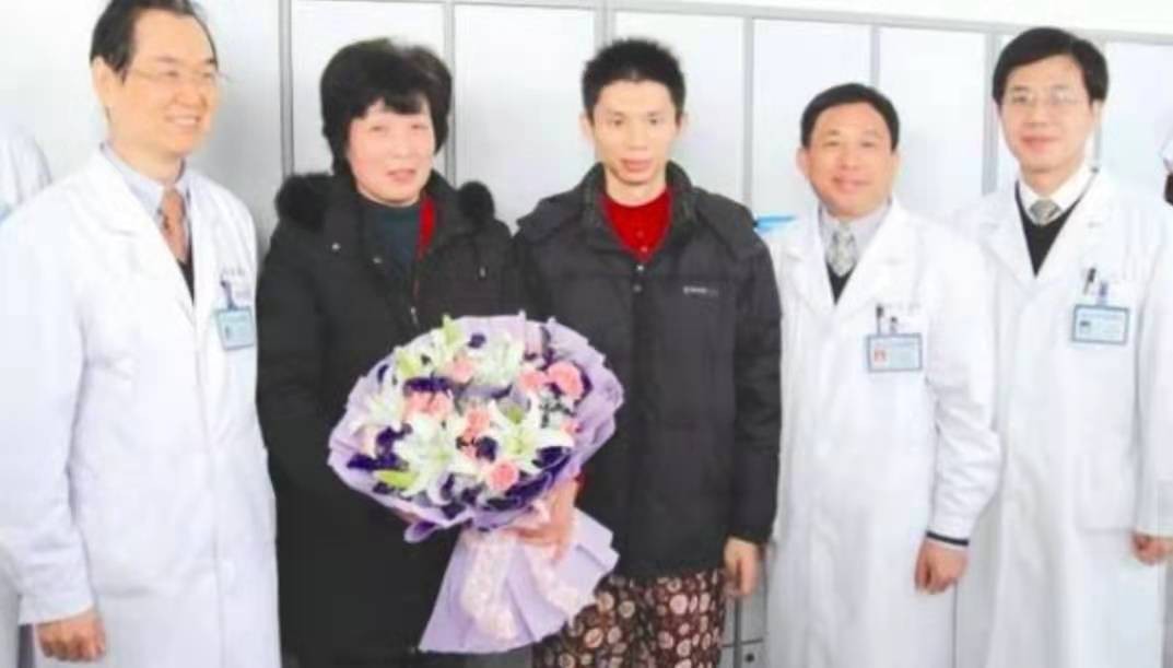 暴走妈妈陈玉蓉的故事,暴走妈妈陈玉蓉割肝救子短片