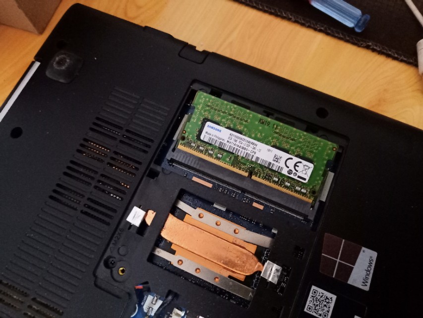 联想小新310-15ikb手动增加固态硬盘和内存条教程。