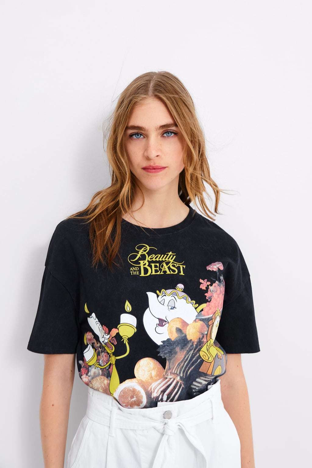 优衣库与kaws联名t恤 (优衣库kaws联名t恤图片)