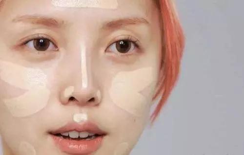 黑眼圈发紫的严重怎么遮瑕,黑眼圈遮瑕的小技巧