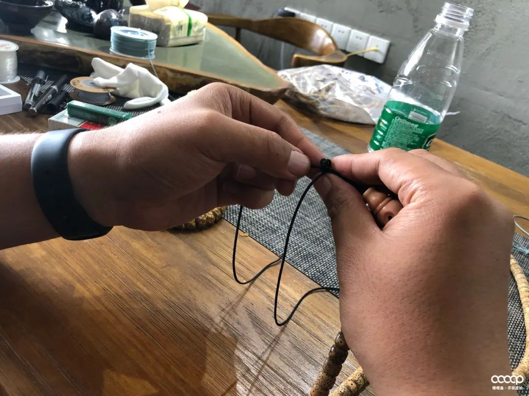 佛珠手串绳结怎么解,手串绳结太紧怎么解开