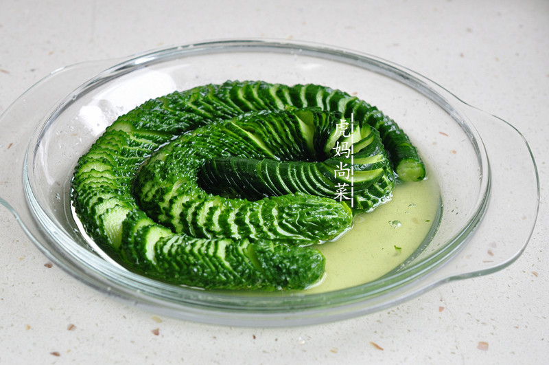 简单蓑衣黄瓜制作教程,不用刀的凉拌黄瓜