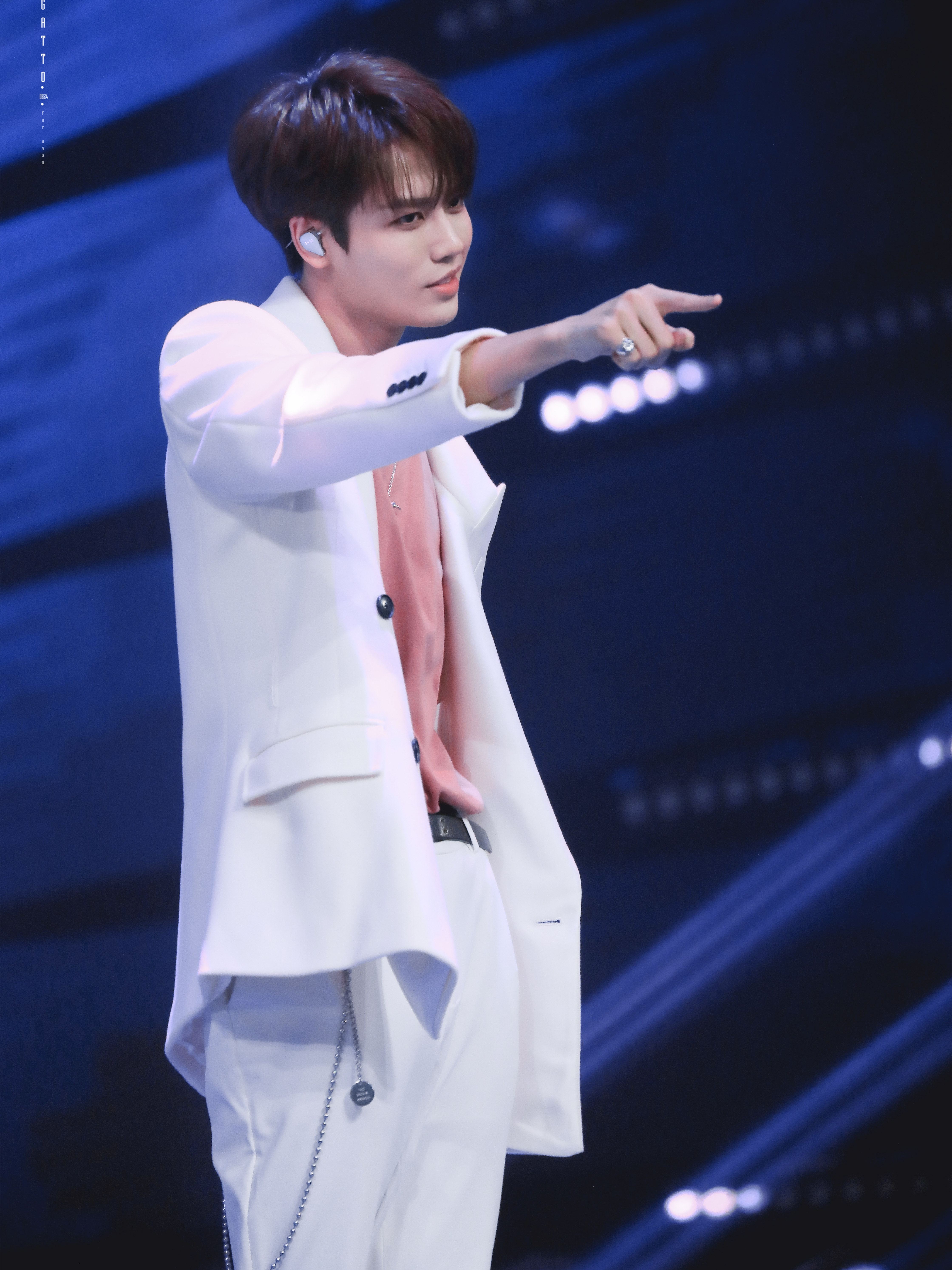 林彦俊湿发造型,林彦俊的穿搭是男生标准吧