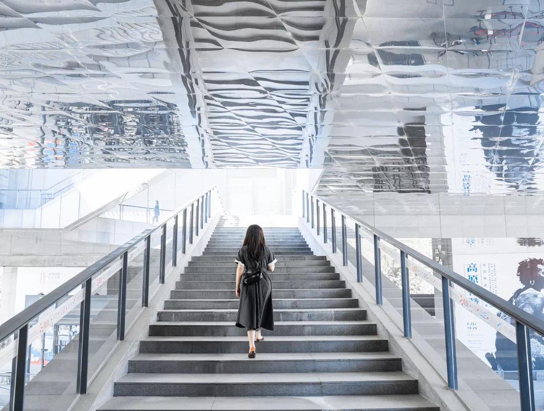 深圳女孩子火上热搜,深圳女孩火了视频