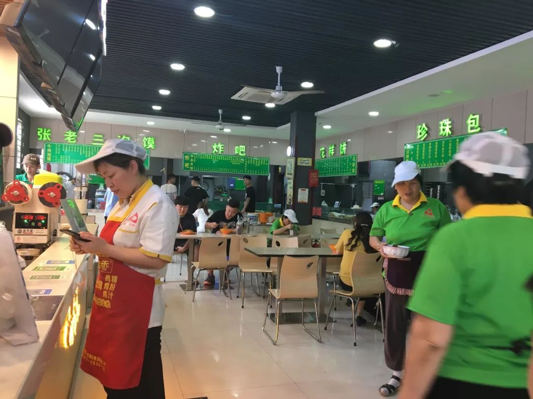 在培华，我4年胖了10斤！食堂是减肥路上最大的绊脚石