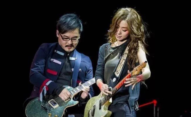 陈绮贞街头接吻后续,陈绮贞分手后新恋情曝光